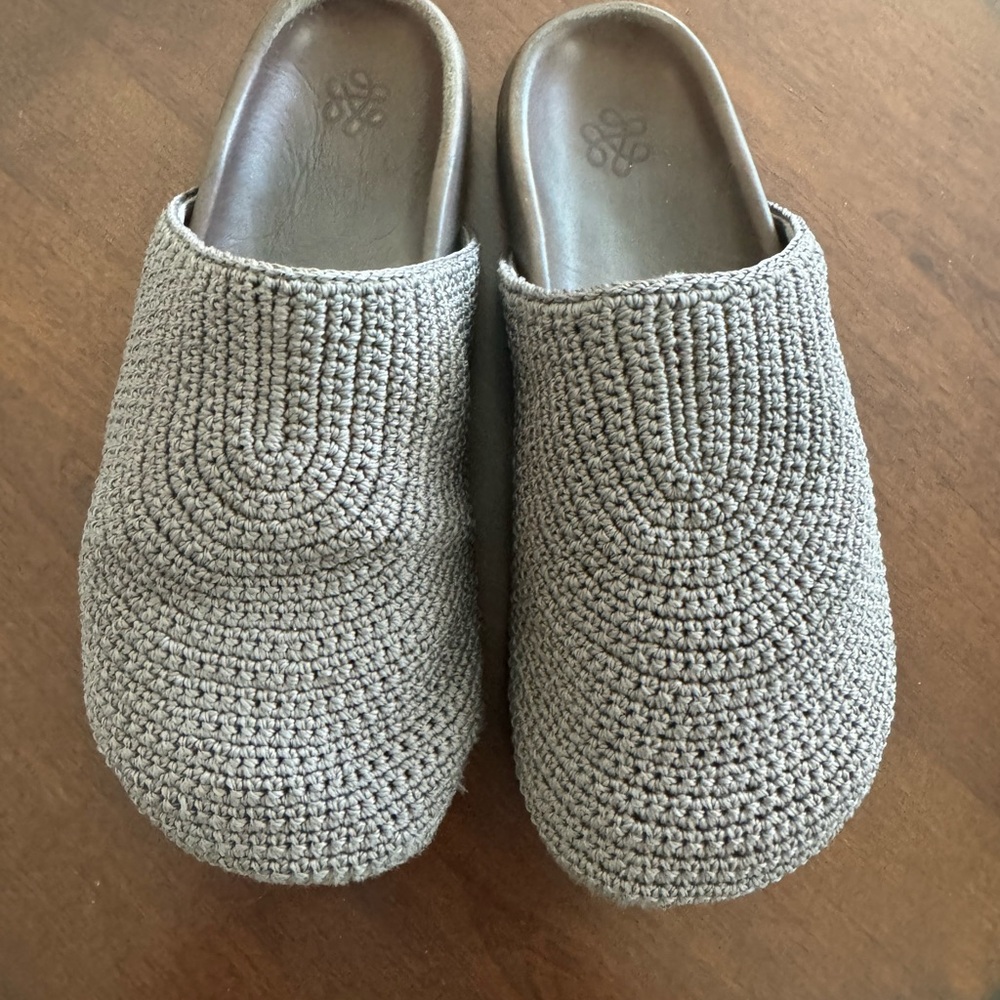 The Sak mushroom Crochet Slip-On Clogs